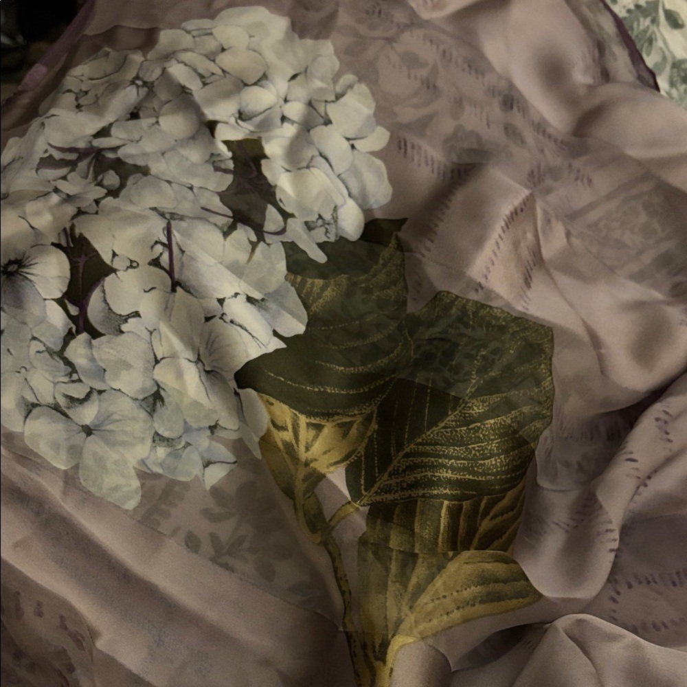DKNY Lavender Floral Silk Scarf Hydrangea print 27 X 27 Square. Rare vintage